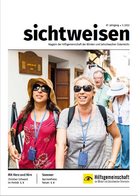 zwei lachende Frauen mit Sonnenbrille