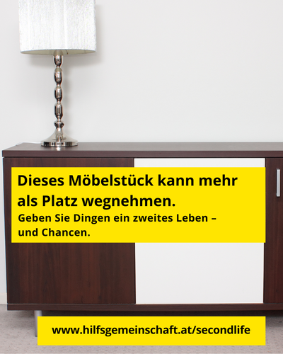 Ein Kasten mit einer Lampe darauf