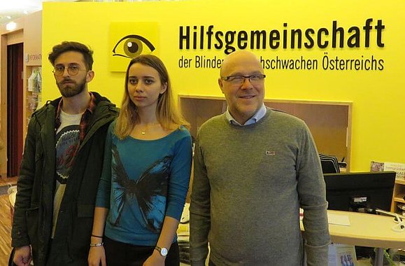 Marina Tverdokhlib und Davit Msakhuradze mit Mag. Daniele Marano in der Hilfsgemeinschaft.