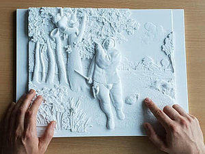 Zwei Hände tasten das weiße 3-D-Modell des Gemäldes ab.