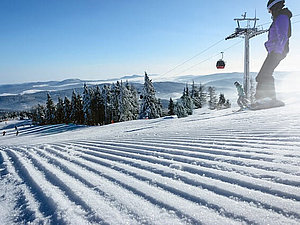 Skigebiet mit Snowboarderin, Copyright: Pixabay