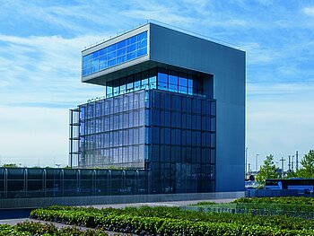 Barrierefreie Führung in der voestalpine Stahlwelt Barrierefreie Führung in der voestalpine Stahlwelt